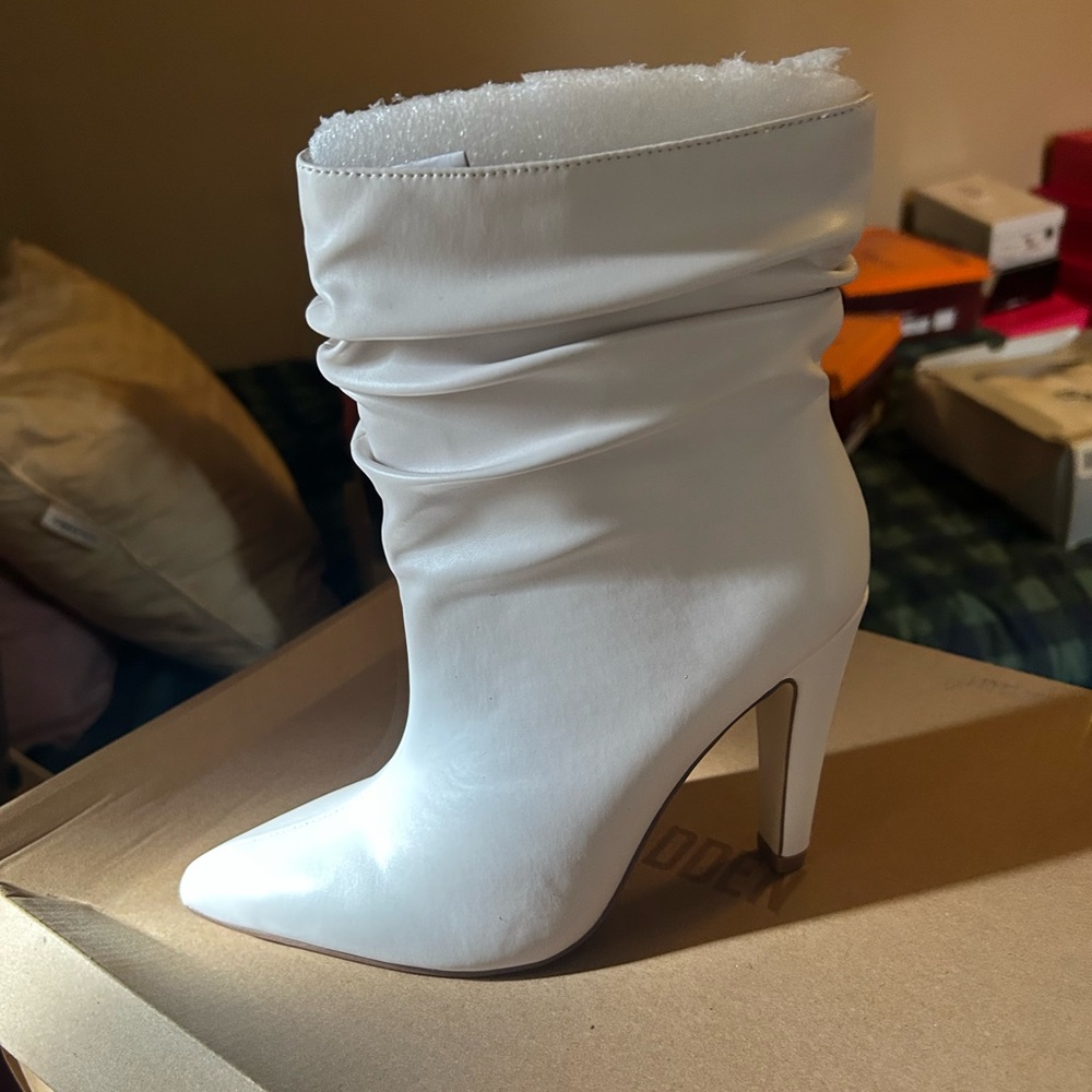 Shoe Dazzle White Ankle Boots